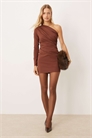 Мини-платье с драпировкой на одном плече артикул 153018670