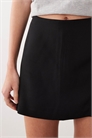 Мини-юбка-шорты с запахом, скроенная по фигуре артикул 154234138