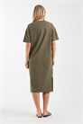 Платье-футболка оверсайз зеленого цвета каламата артикул 153815105