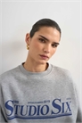 Свободная толстовка с принтом Studio 6 артикул 155322433