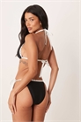 Нижняя часть бикини с завязками и контрастной волнистой каймой артикул 150782804