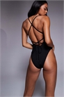 Текстурированный купальник с перекрещивающимися бретелями и высоким вырезом на ногах, черного цвета артикул 109503375
