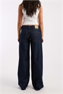 Джинсы с низкой посадкой и широкими брючинами артикул 153839156