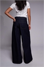 Джинсы свободного кроя с широкими брючинами артикул 150976293