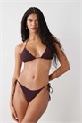 Бикини-трусики с завязками по бокам и эффектом «мили-мили» артикул 154322675