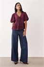 Блузка «Овен» с буффами и бантиком, украшенная вышивкой артикул 154033244