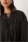 Блузка с завязками спереди и длинными рукавами артикул 151737158