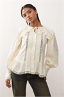 Рубашка с воротником и кружевными вставками артикул 151530095