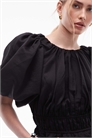 Объемная блузка с короткими рукавами, эффектными буфчатыми рукавами и затягивающейся талией артикул 153017727
