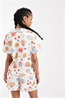 Комплект очень мягкой короткой пижамы на пуговицах с принтом в виде круассанов артикул 148819038
