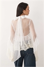 Блузка Anyssa с кружевной окантовкой и оборками артикул 153757150