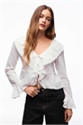 Блузка в стиле рустик с длинными рукавами и оборками артикул 155940759