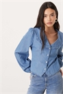 Рубашка из денима с оборками, объемным воротником и завязками сзади артикул 153682008