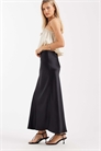 Макси-юбка из атласа с косой отрезкой артикул 154585265