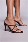 Сандалии-муле на каблуке с ремешками артикул 152831667