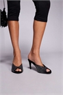 Мулеты на каблуке с декоративными элементами артикул 149146037