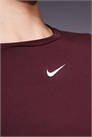 Облегающая футболка с длинным рукавом Nike One Training Dri-FIT артикул 147133095