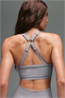 Спортивный бюстгальтер со средней степенью поддержки, с бесшовной ребристой вставкой и регулируемыми бретелями артикул 151524730