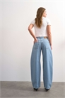 Джинсы с завышенной талией и расклешенными брючинами артикул 144075595