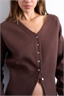 Вязаный кардиган с V-образным вырезом, удлиненным кроем и затягивающейся талией артикул 147257533