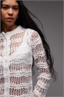 Вязаный кардиган с пуговицами и ажурным узором артикул 140143073