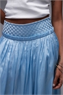 Юбка в складку с блеском артикул 140912632