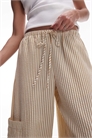 Брюки с прямыми брючинами, с полосками и завязкой на талии артикул 142204294
