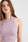 Майка с активной ребристой изогнутой подолом артикул 154268888