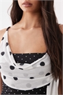 Топ-камизолка с драпировкой и разноцветным гороховым принтом артикул 155813901