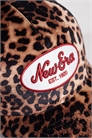 Женская бейсболка с логотипом и леопардовым принтом артикул 154895114