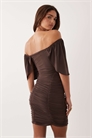 Мини-платье в стиле Бардо с рукавами-крылышками и металлическими элементами артикул 155705156