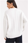Свитер с широкой ребристой горловиной и закругленным низом артикул 153575176