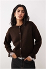 Вязаный кардиган с кружевными вставками и пуговицами артикул 153365395