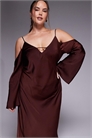 ASOS DESIGN Curve: атласное платье-миди с открытыми плечами и длинными рукавами артикул 152153055