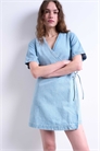 Мини-платье-кимоно из денима артикул 147857671