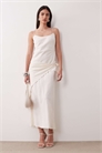 Макси-платье с атласным шарфом и бретелями артикул 153887943