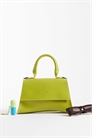 Мини-сумка с изогнутым дном и ремнем через плечо, зеленого цвета артикул 154692725