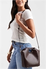 Сумка с тканевыми элементами и ручкой сверху артикул 147405777