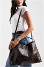 Большая тканая сумка через плечо артикул 147405780