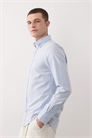 Рубашка оксфорд с логотипом в виде значка, приталенный крой артикул 156106161