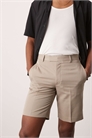 Стильные шорты с прямыми брючинами артикул 139305359
