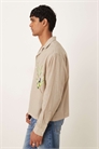 Рубашка свободного кроя с отложным воротником под лен, с оливковым принтом артикул 148447341