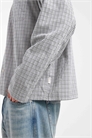 Рубашка свободного кроя в серую клетку артикул 154767635