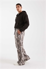 Джоггеры с расклешенными брючинами артикул 153817265
