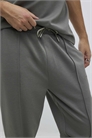 Джоггеры облегающего кроя артикул 154243483