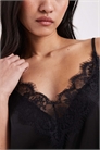 Асимметричный топ-камизоль из атласа с кружевной отделкой артикул 155034151
