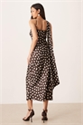 Атласное платье-миди с одним плечом, шарфом на шее и в горошек, коричневого цвета артикул 151417337