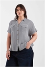 Рубашка с коротким рукавом, застегивающаяся на пуговицы спереди, с карманами артикул 153815098