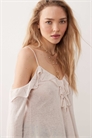 Топ из трикотажа премиум-класса с воланами и открытыми плечами из смешанного льна артикул 152703459