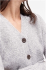 Укороченный вязаный кардиган с карманами артикул 154322691